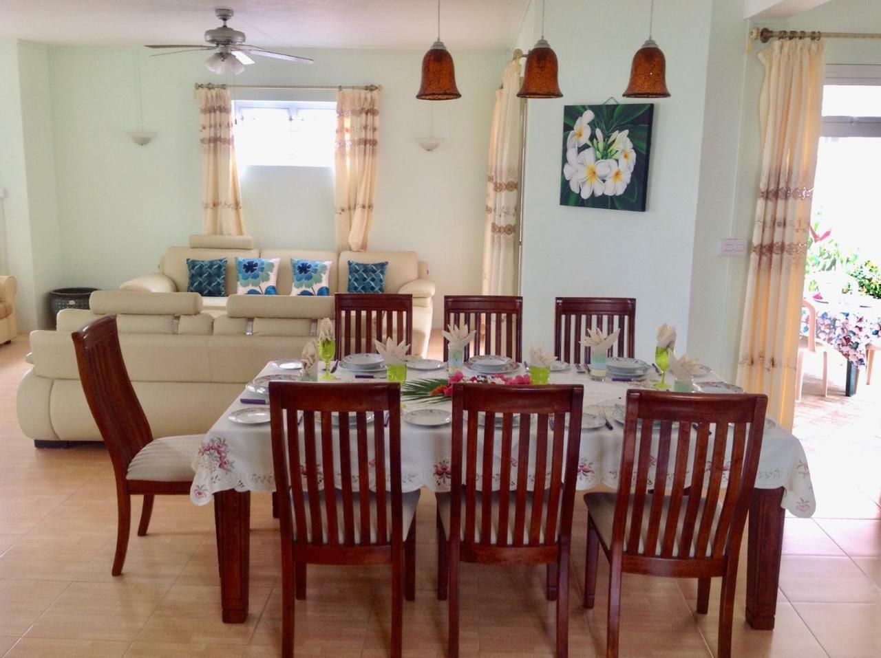 Fayruz Villa Is A 3 Bedroom, 3 Bathroom Detached House With Ac And Swimming Pool 5 Minutes Walk From Flic En Flac Public Beach Exterior foto
