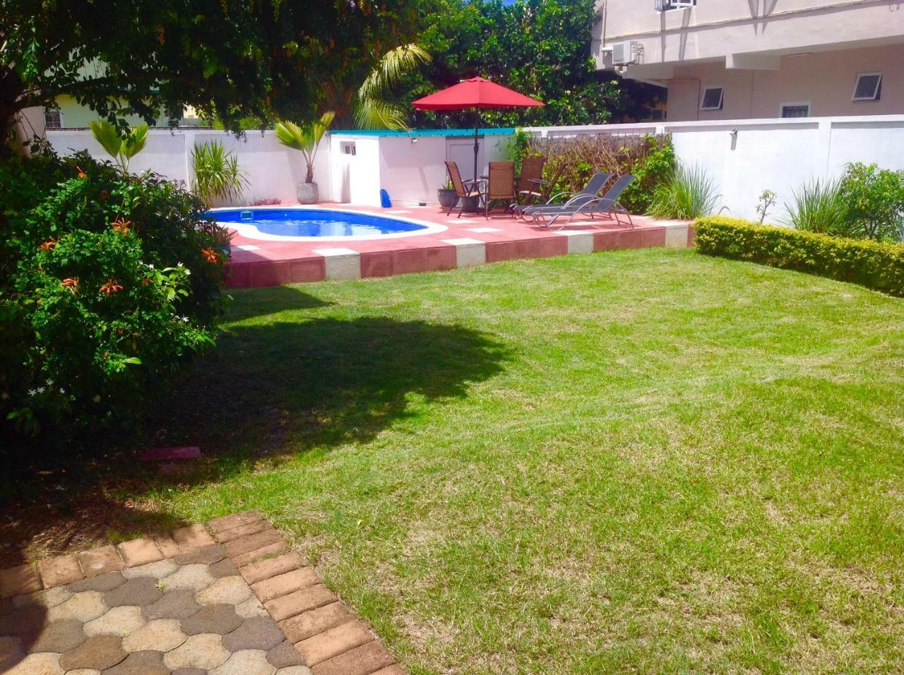 Fayruz Villa Is A 3 Bedroom, 3 Bathroom Detached House With Ac And Swimming Pool 5 Minutes Walk From Flic En Flac Public Beach Exterior foto