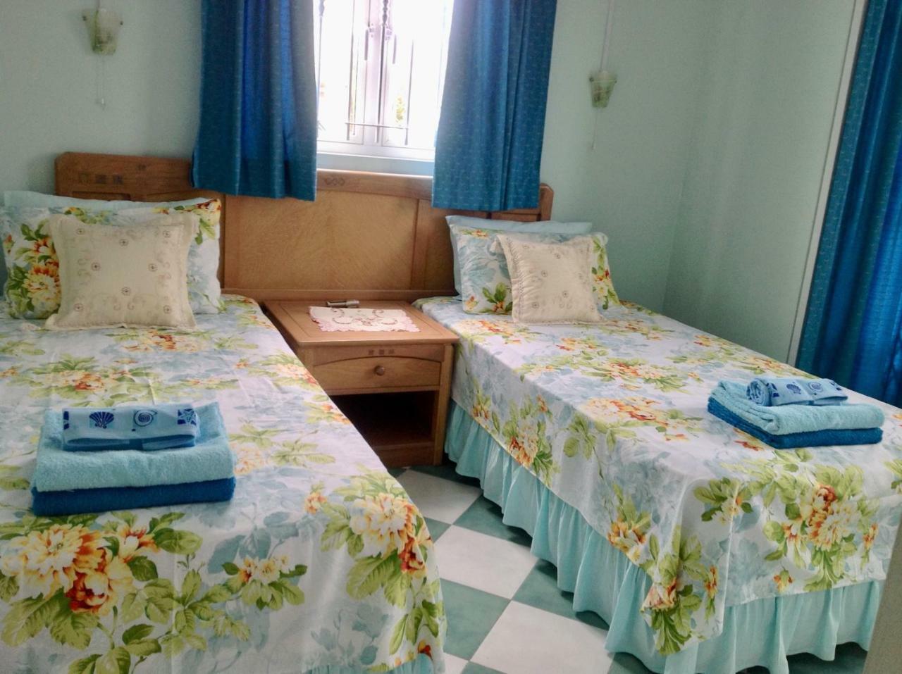 Fayruz Villa Is A 3 Bedroom, 3 Bathroom Detached House With Ac And Swimming Pool 5 Minutes Walk From Flic En Flac Public Beach Exterior foto